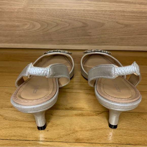 Adrienne Vittadini Suzer Jewel Embellished Pump in Silver - Size 8 - Picture 4 of 7